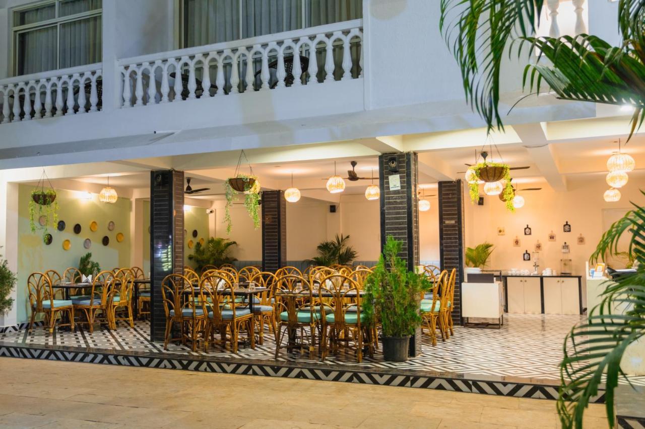 La Vaiencia Beach Resort, Morjim Buitenkant foto