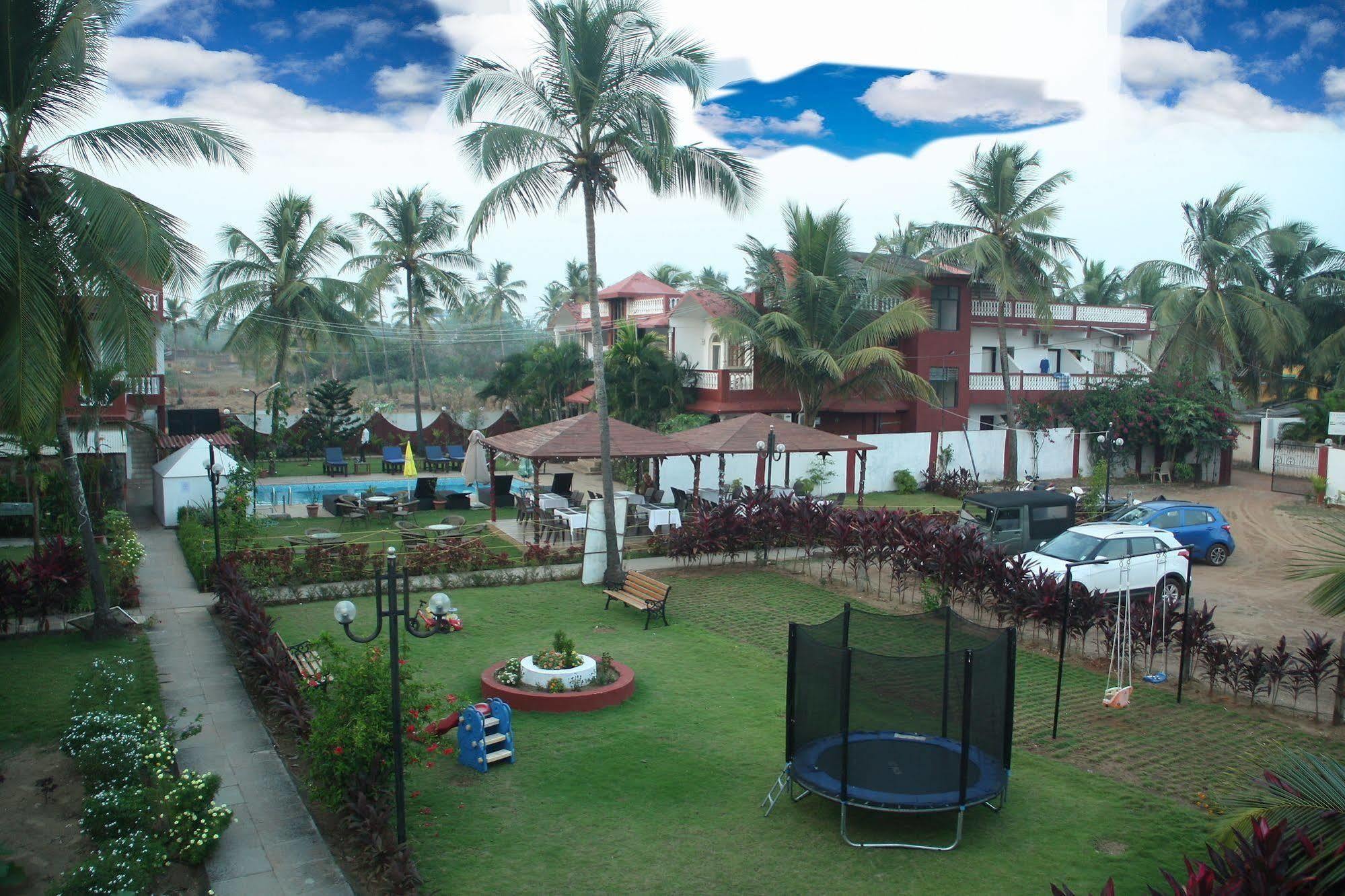La Vaiencia Beach Resort, Morjim Buitenkant foto
